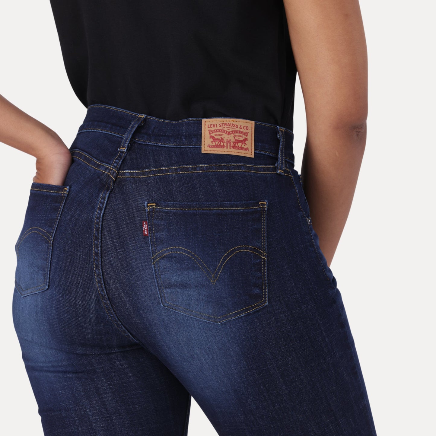 LEVI'S® CURVY FLARE - DARK INDIGO - WORN IN