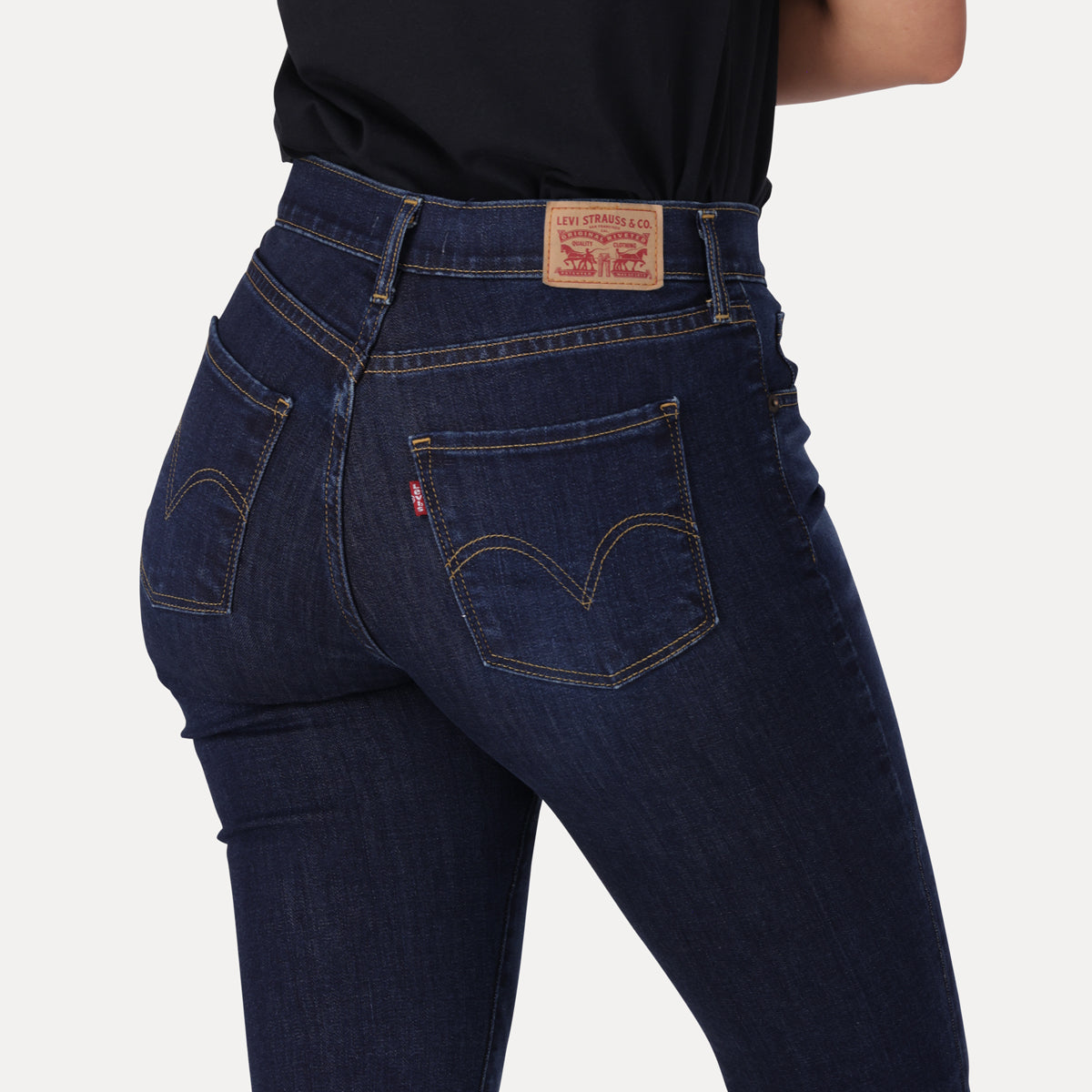 LEVI'S® WOMEN'S CURVY FLARE - DARK INDIGO - WORN IN