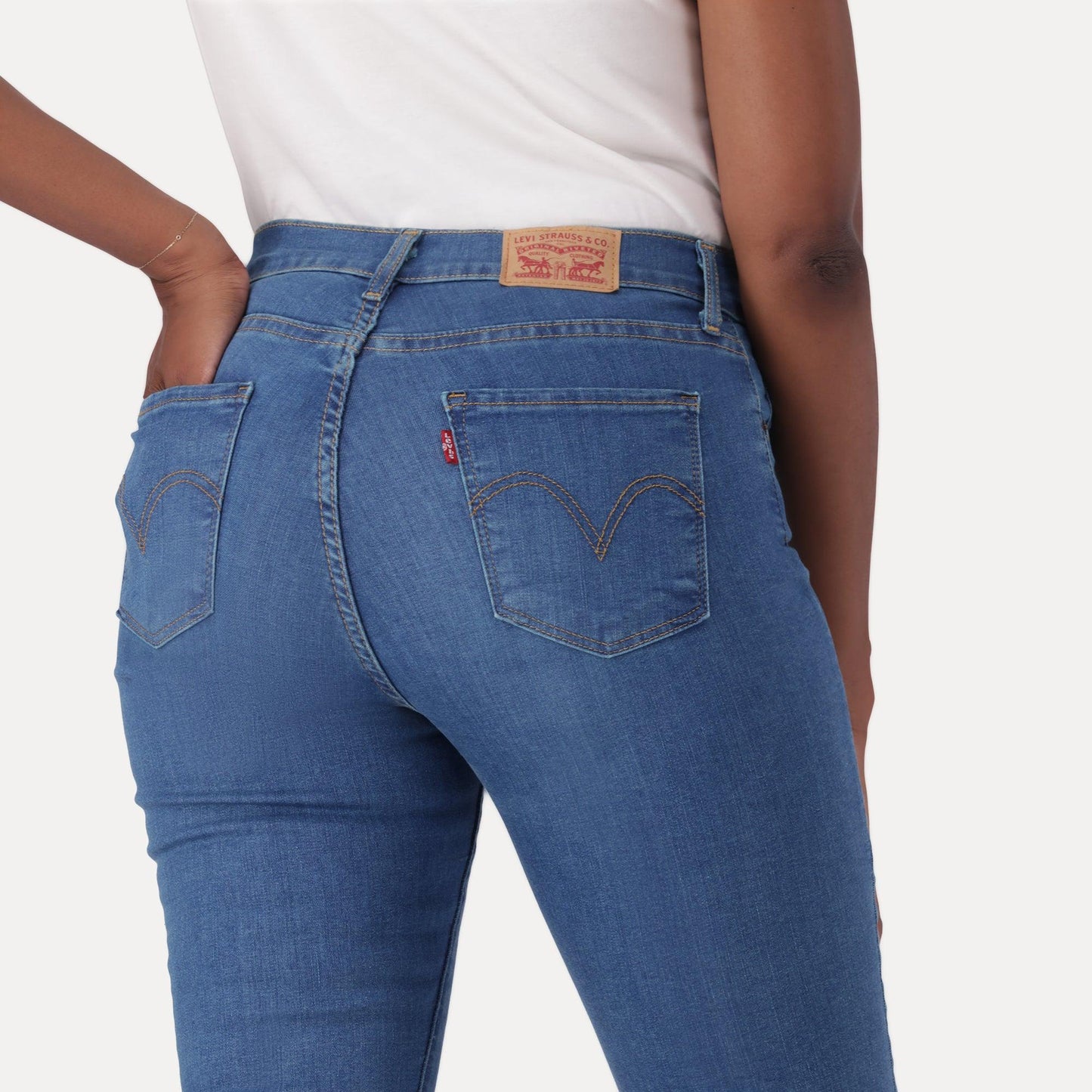 LEVI'S® CURVY FLARE JEANS - MED INDIGO - WORN IN