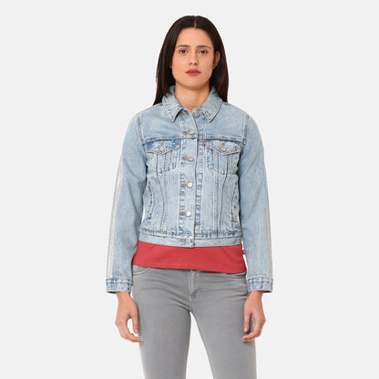 LEVI’S® WOMEN'S ORIGINAL TRUCKER JACKET - LIGHT INDIGO - FLAT FINIH