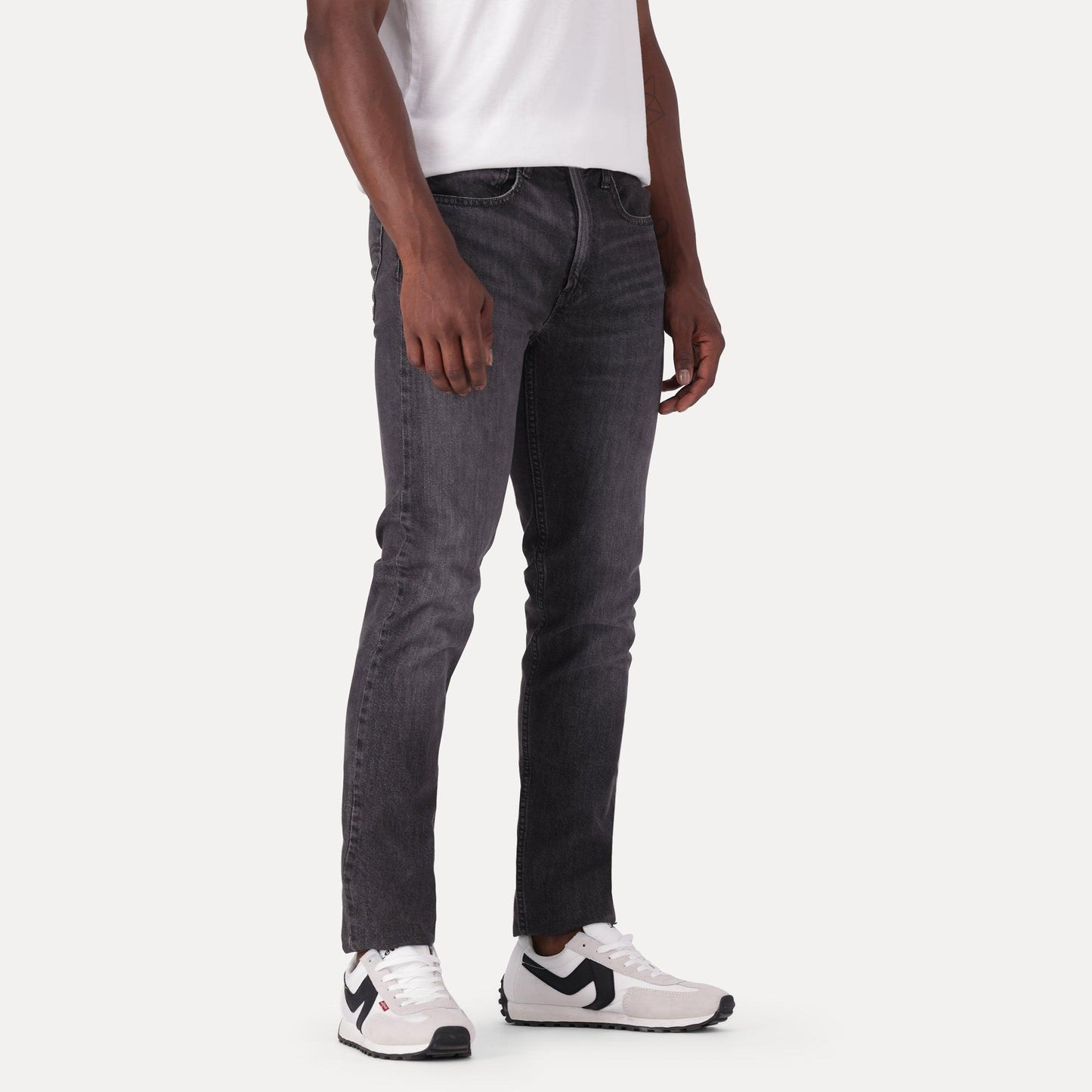 SKINNY TAPER FIT JEANS - BLACK