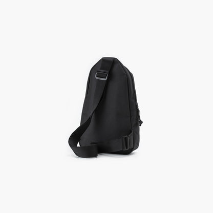 LEVI'S® MEN'S ZIP SLING BAG - BLACK