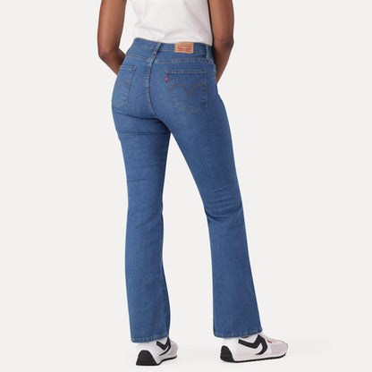 LEVI'S® CURVY FLARE JEANS - MED INDIGO - WORN IN