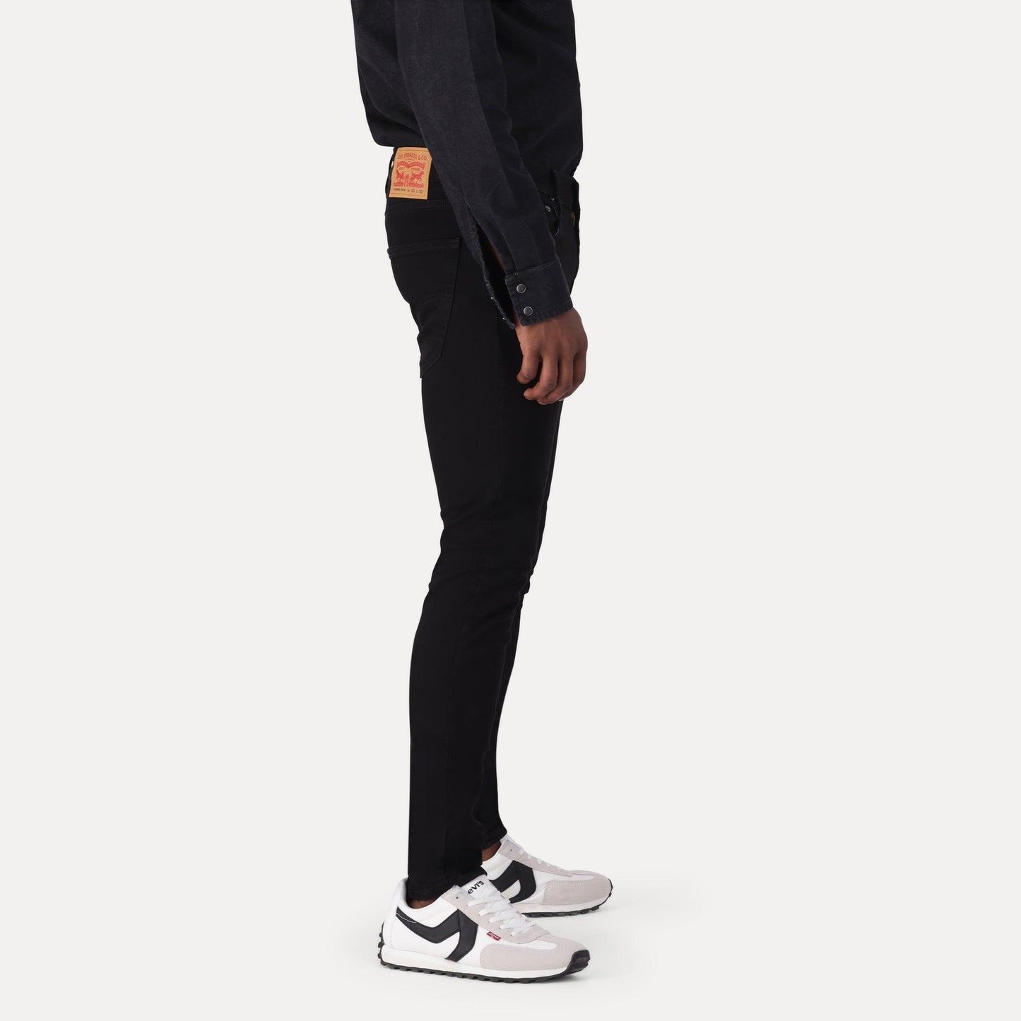 SKINNY TAPER FIT JEANS - BLACK